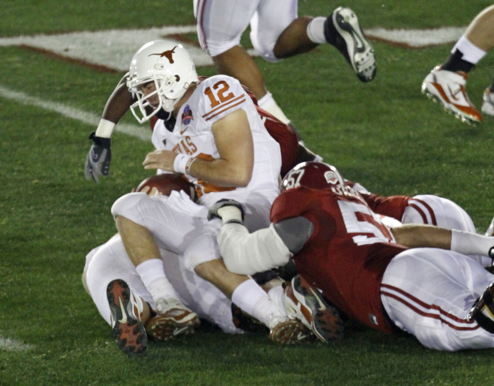 2010: Alabama knocks Texas QB from title game early, rolls to victory